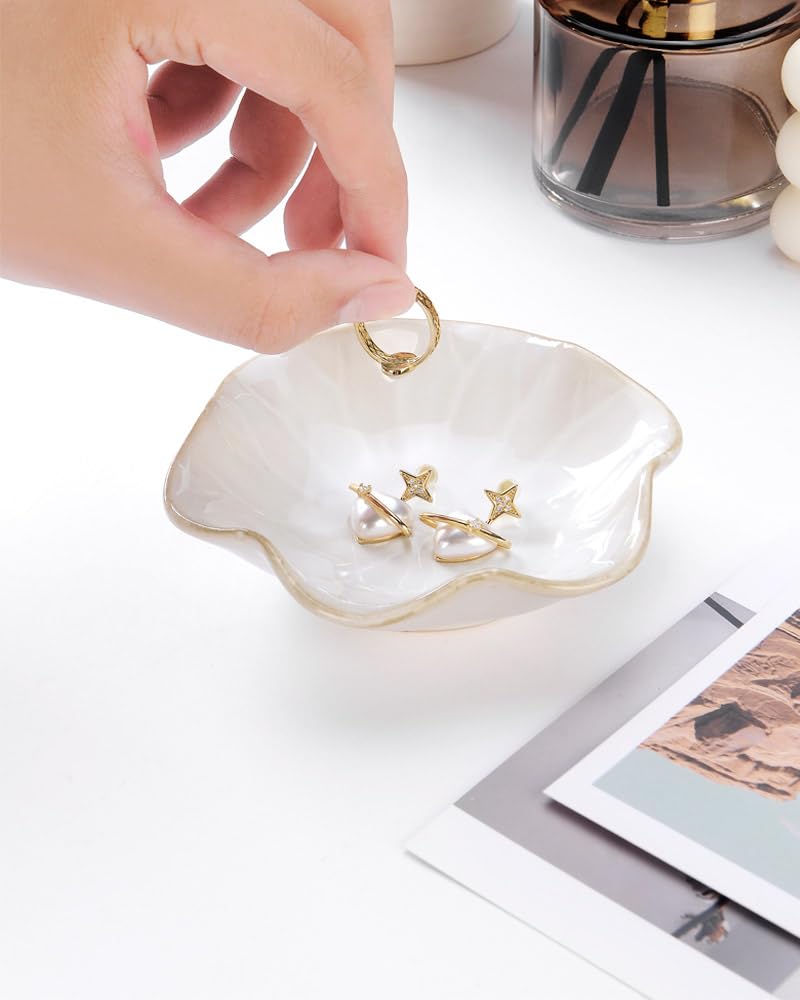 Lotus Leaf Shape Decorative Ring Tray, Small Key Bowl, Ceramic Trinket Tray Jewelry Dish Organizing Necklace Earrings, Home Decoration for Mom Best Friend Sister, Light Green.