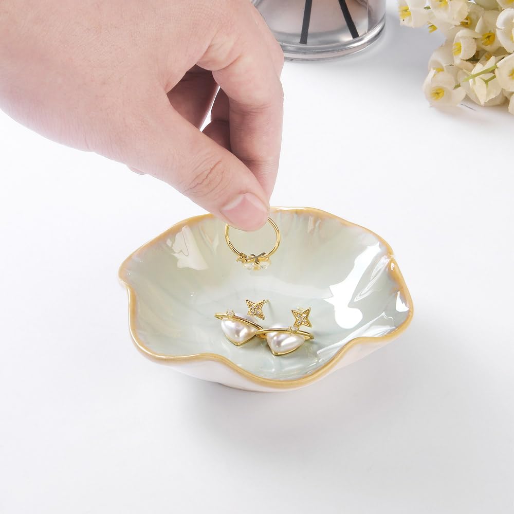 Lotus Leaf Shape Decorative Ring Tray, Small Key Bowl, Ceramic Trinket Tray Jewelry Dish Organizing Necklace Earrings, Home Decoration for Mom Best Friend Sister, Light Green.