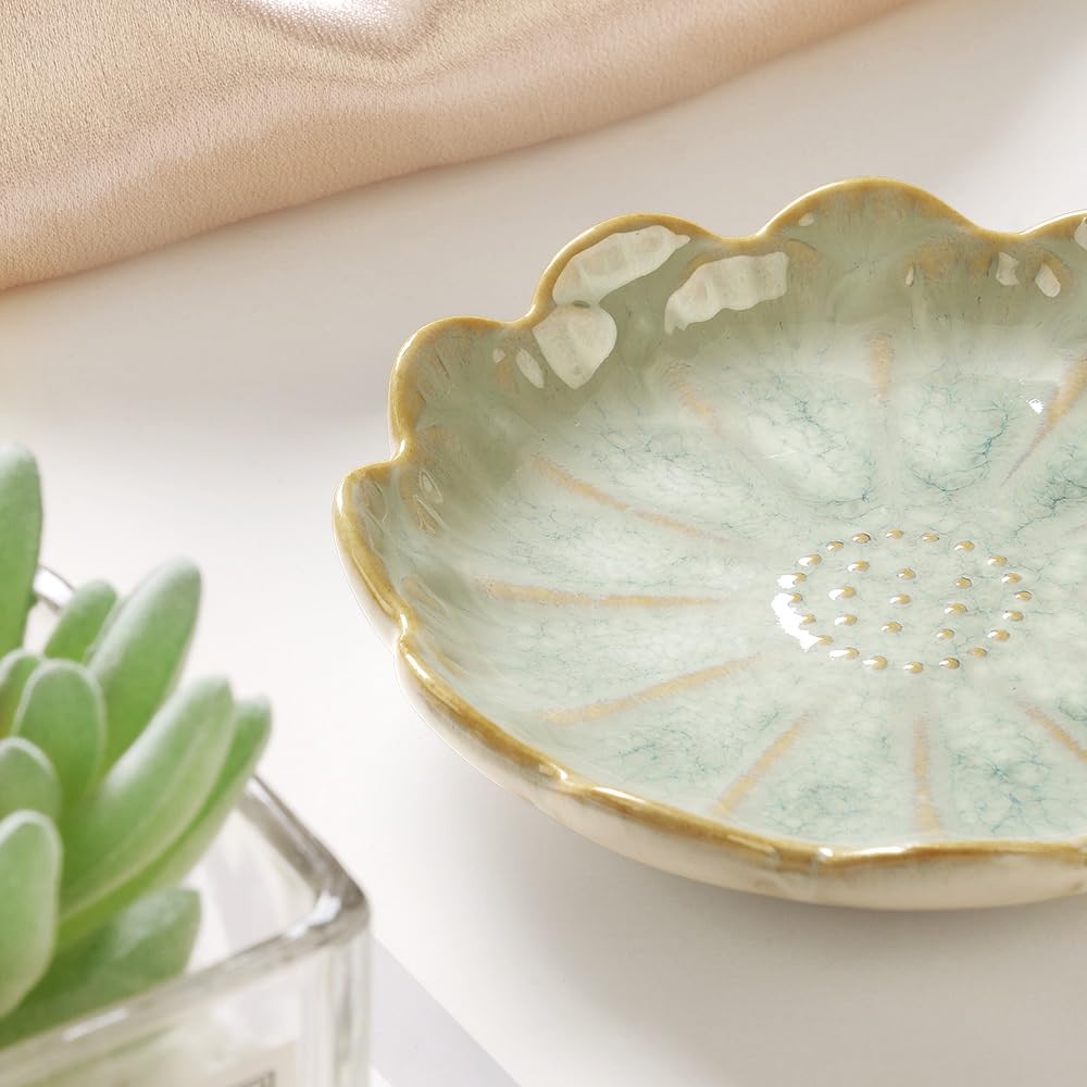 Lotus Leaf Shape Decorative Ring Tray, Small Key Bowl, Ceramic Trinket Tray Jewelry Dish Organizing Necklace Earrings, Home Decoration for Mom Best Friend Sister, Light Green.