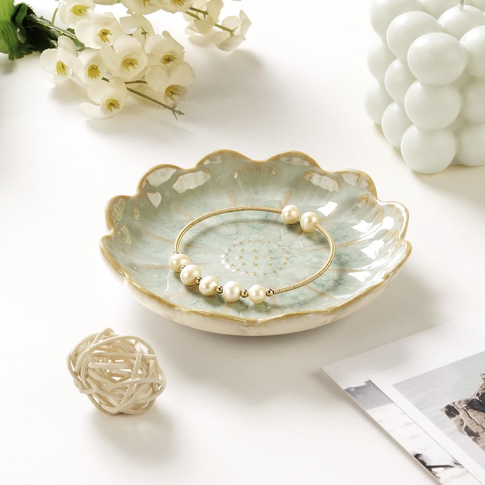 Lotus Leaf Shape Decorative Ring Tray, Small Key Bowl, Ceramic Trinket Tray Jewelry Dish Organizing Necklace Earrings, Home Decoration for Mom Best Friend Sister, Light Green.