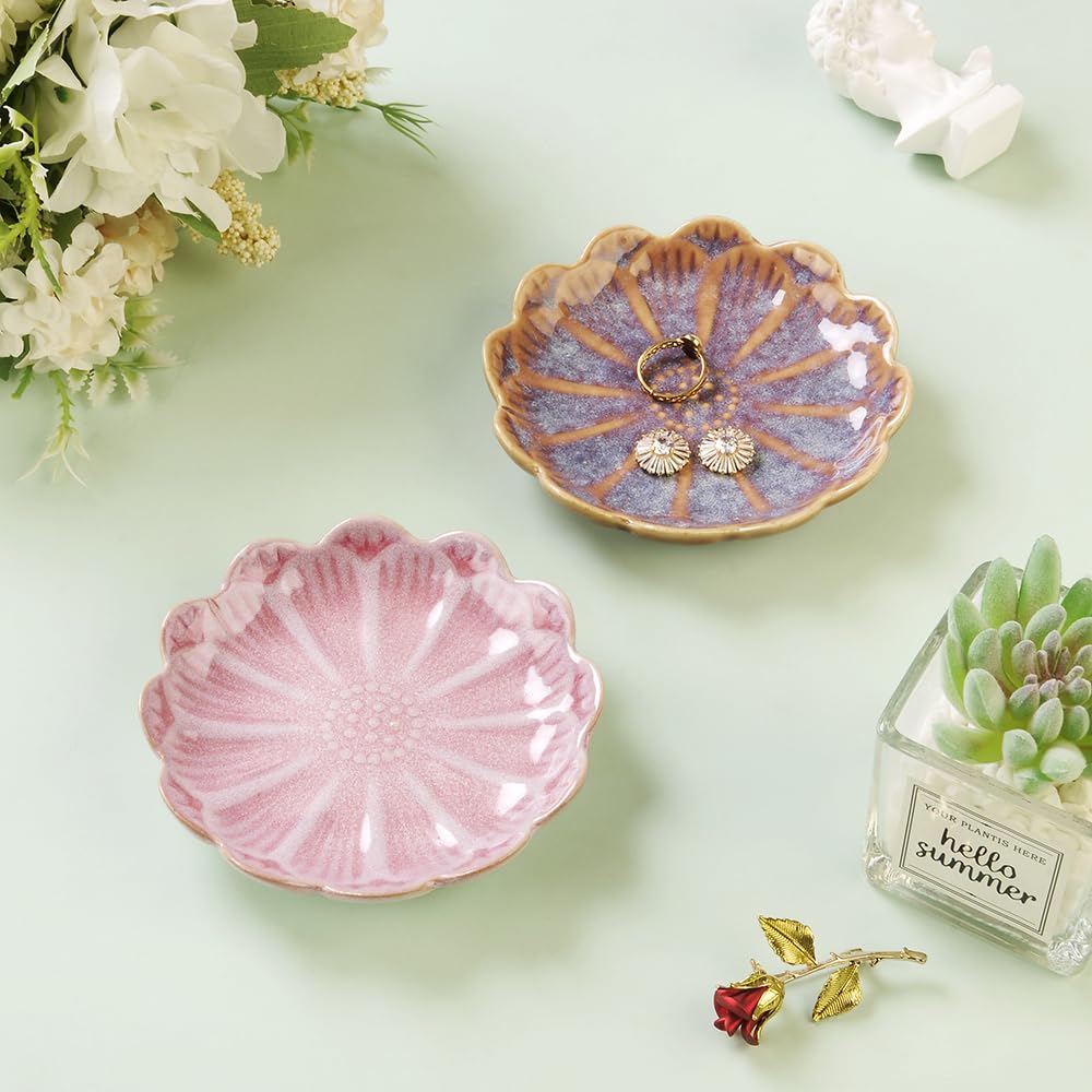 Lotus Leaf Shape Decorative Ring Tray, Small Key Bowl, Ceramic Trinket Tray Jewelry Dish Organizing Necklace Earrings, Home Decoration for Mom Best Friend Sister, Light Green.