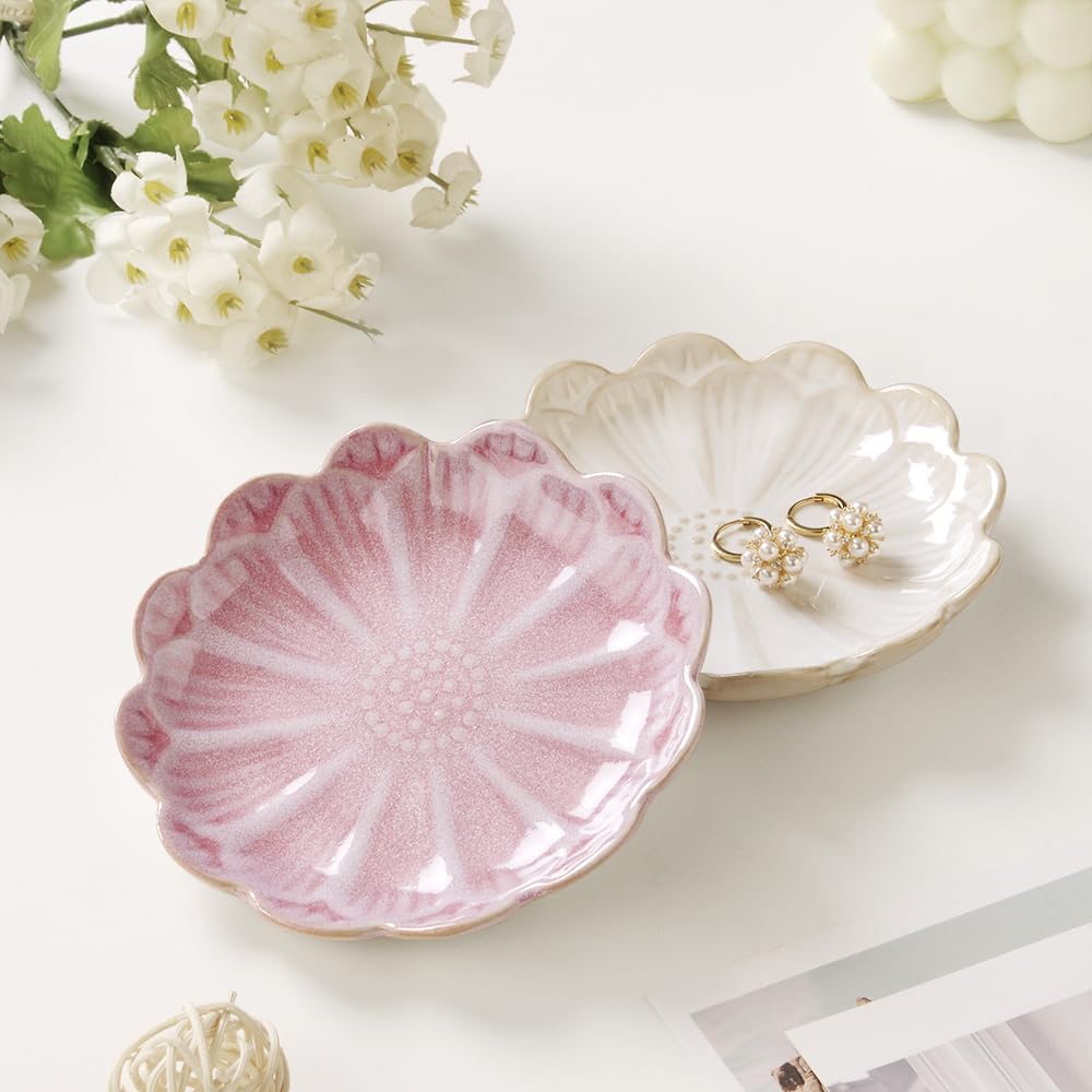 Lotus Leaf Shape Decorative Ring Tray, Small Key Bowl, Ceramic Trinket Tray Jewelry Dish Organizing Necklace Earrings, Home Decoration for Mom Best Friend Sister, Light Green.