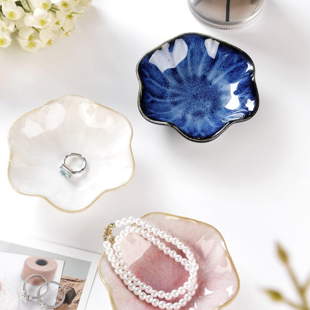 Lotus Leaf Shape Decorative Ring Tray, Small Key Bowl, Ceramic Trinket Tray Jewelry Dish Organizing Necklace Earrings, Home Decoration for Mom Best Friend Sister, Light Green.