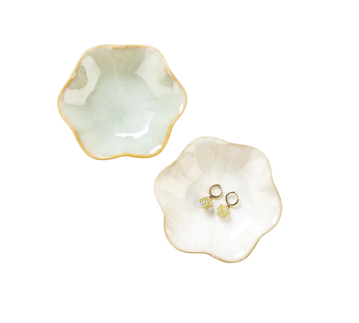 Lotus Leaf Shape Decorative Ring Tray, Small Key Bowl, Ceramic Trinket Tray Jewelry Dish Organizing Necklace Earrings, Home Decoration for Mom Best Friend Sister, Light Green.