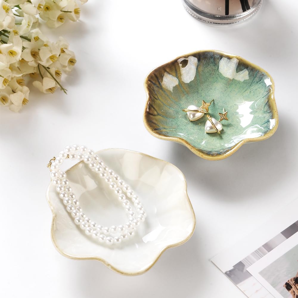 Lotus Leaf Shape Decorative Ring Tray, Small Key Bowl, Ceramic Trinket Tray Jewelry Dish Organizing Necklace Earrings, Home Decoration for Mom Best Friend Sister, Light Green.