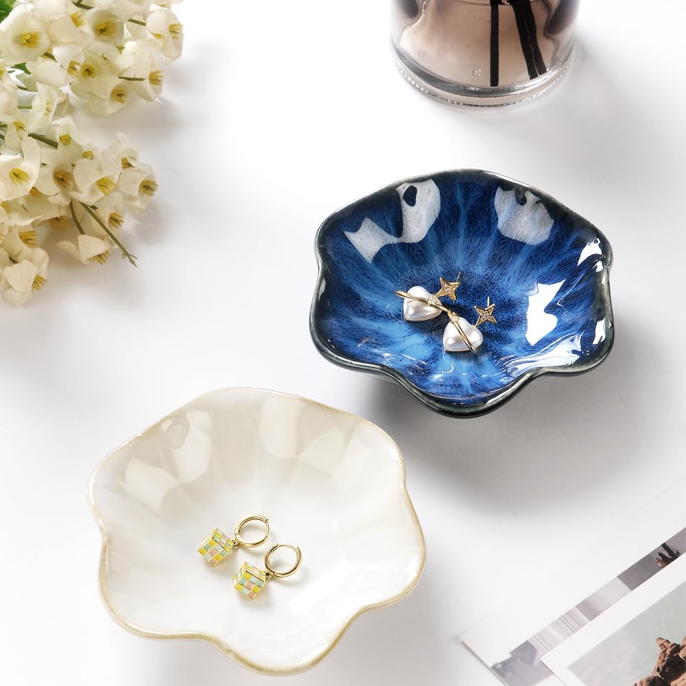 Lotus Leaf Shape Decorative Ring Tray, Small Key Bowl, Ceramic Trinket Tray Jewelry Dish Organizing Necklace Earrings, Home Decoration for Mom Best Friend Sister, Light Green.