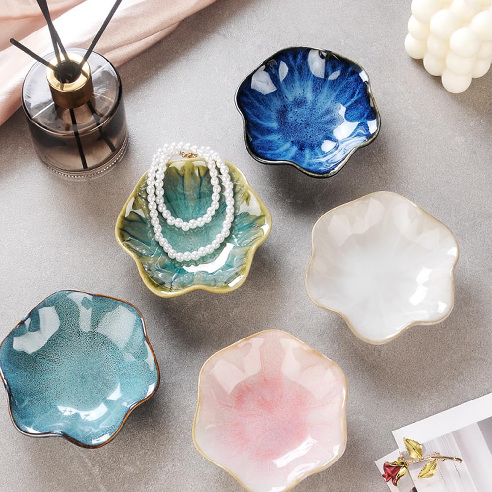 Lotus Leaf Shape Decorative Ring Tray, Small Key Bowl, Ceramic Trinket Tray Jewelry Dish Organizing Necklace Earrings, Home Decoration for Mom Best Friend Sister, Light Green.