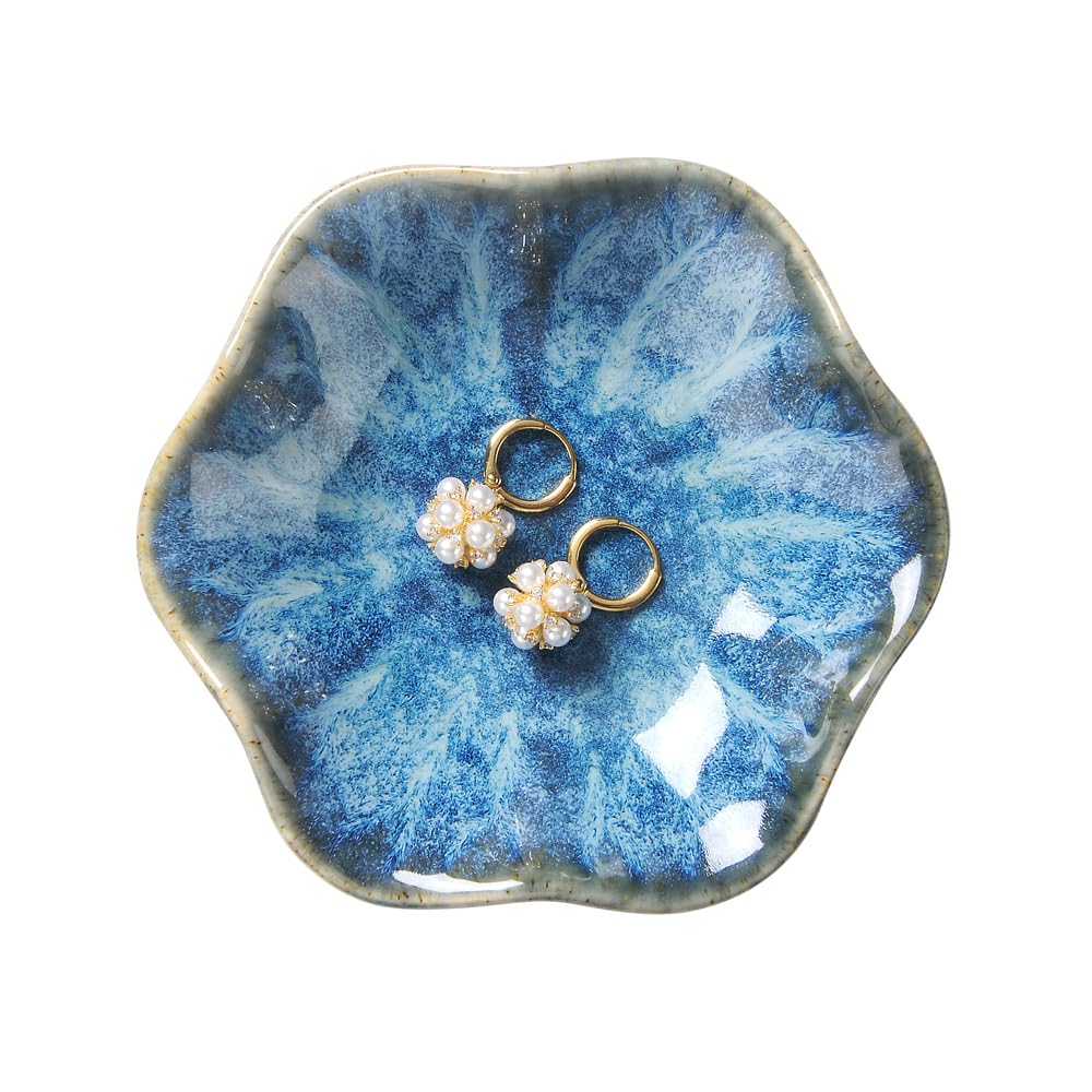 Lotus Leaf Shape Decorative Ring Tray, Small Key Bowl, Ceramic Trinket Tray Jewelry Dish Organizing Necklace Earrings, Home Decoration for Mom Best Friend Sister, Light Green.
